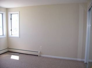 7 Shea St APT B, Salisbury, MA 01952