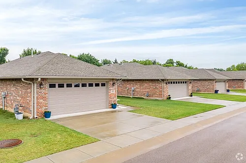 209 Delta Dr Photo 1