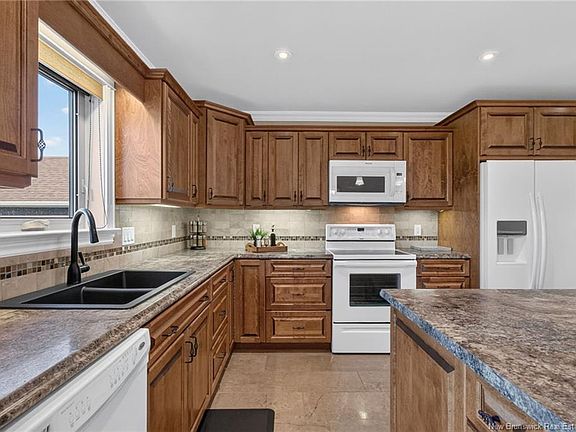 4th image of 1003 Bourque Rd