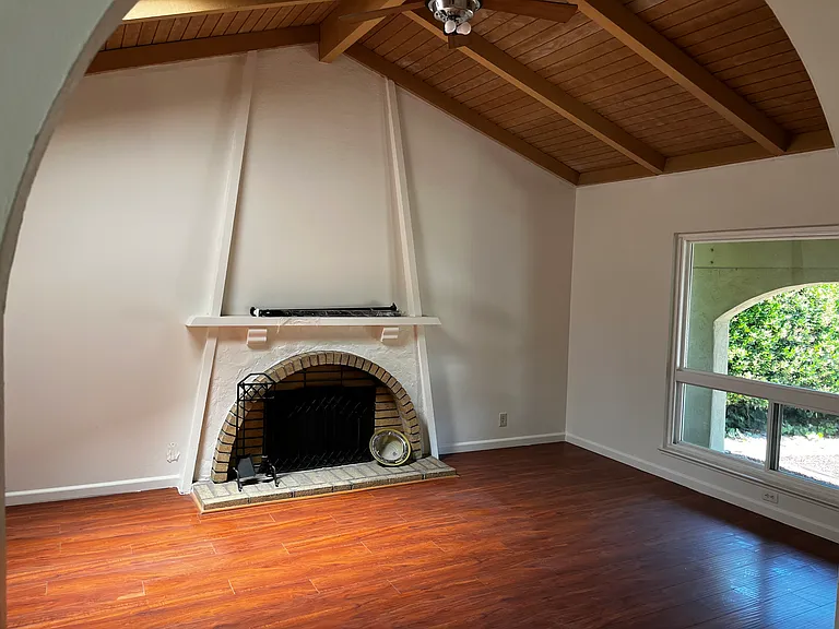 348 Los Pinos Way — Photo 2