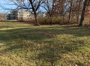 6385 Manchester Ave, Kansas City, MO 64133