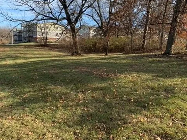 6385 Manchester Ave, Kansas City, MO 64133