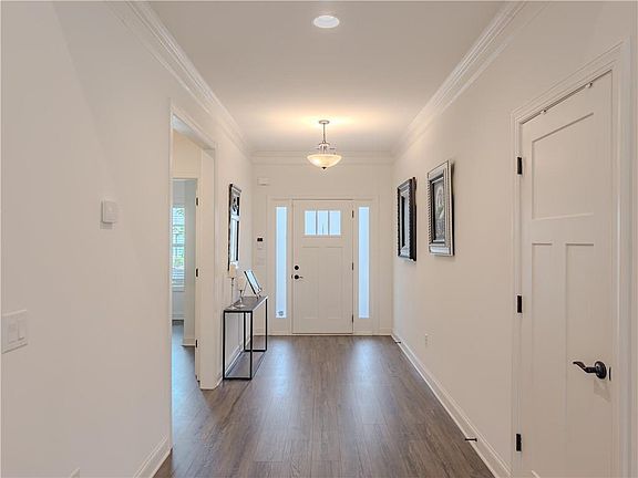 5th image of 945 High Shoal Dr