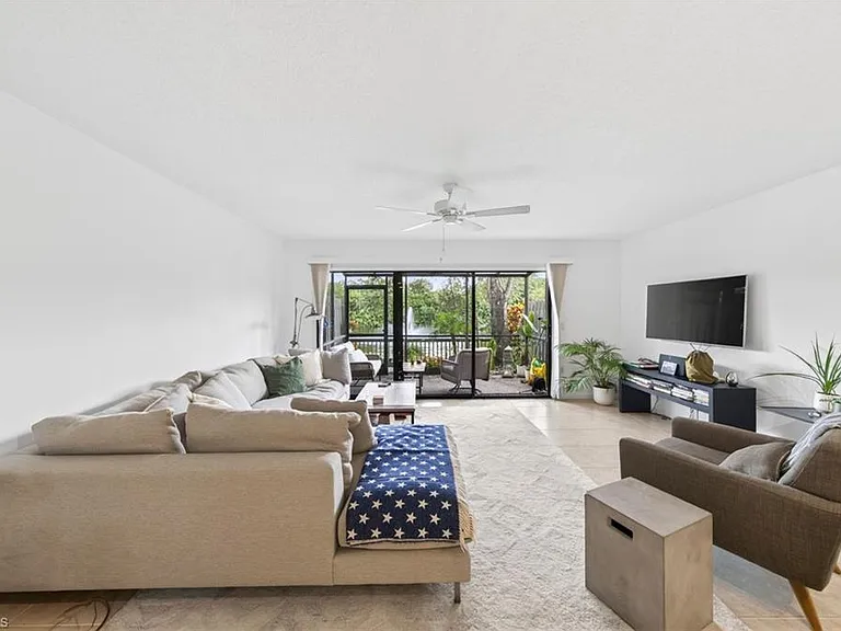 823 Meadowland Dr #D — Photo 8