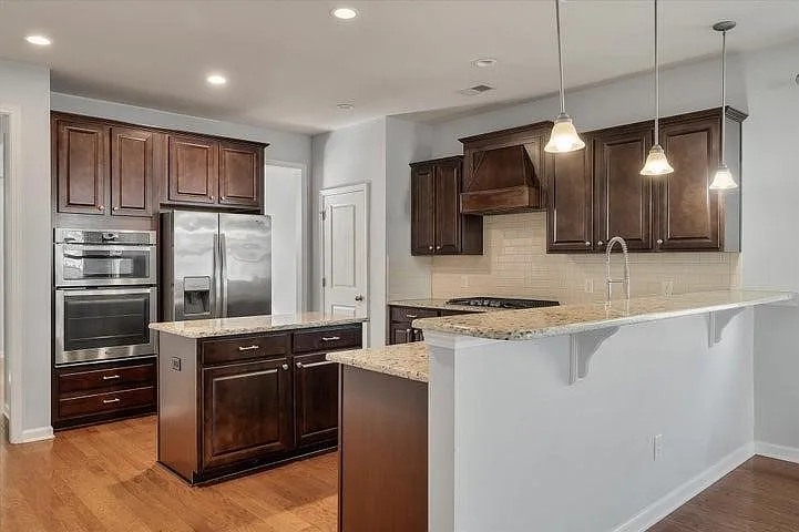 4 bed, 3.5 bath, 2600 sqft, $3,795 — Photo 4