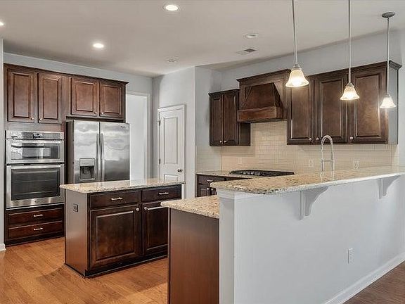 4th image of 2902 Rutherford Way