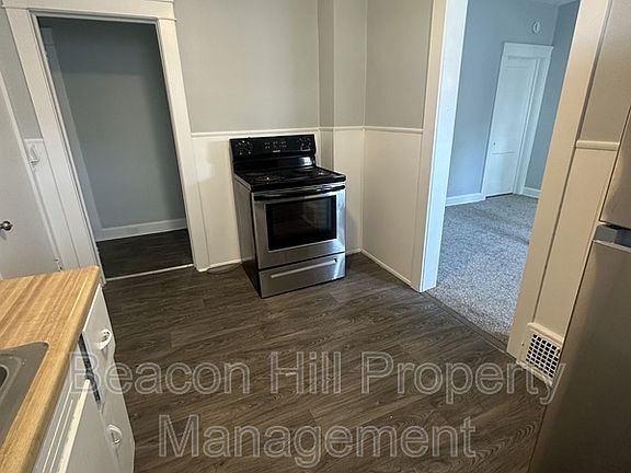 4th image of 3585 E 129th St