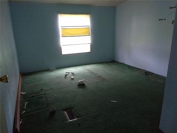 5th image of 200 Donna St
