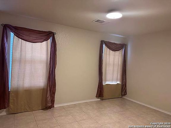 4th image of 7419 Saddle Bend Dr