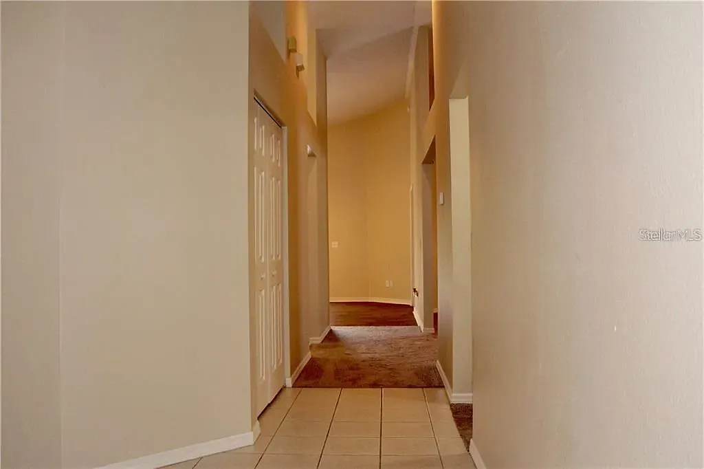 3 bed, 1859 sqft, $2,200 — Photo 2