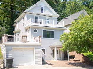 446 S 1st St, Council Bluffs, IA 51503
