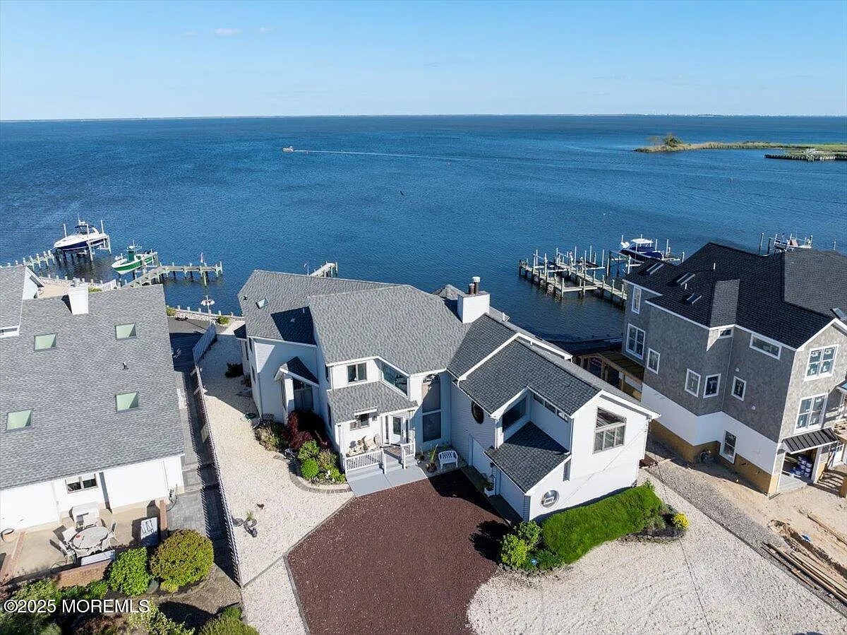 1207 Capstan Drive photo 1