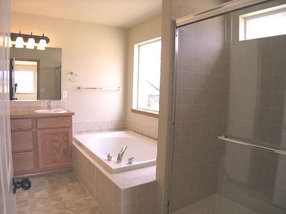 5th image of 18212 N Astor Ct