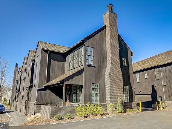 3rd image of 265 2nd St