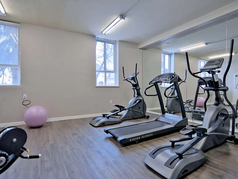 8787 Riverside Dr E — Photo 23