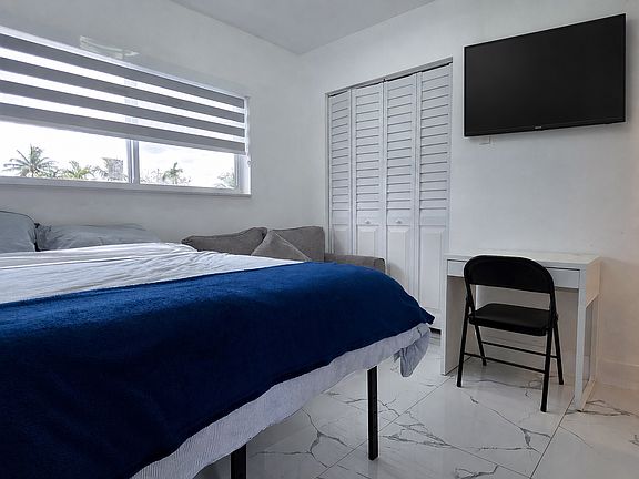 4th image of 8321 SW 47th St #2