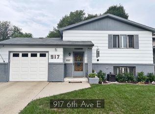 917 6th Ave E, Williston, ND 58801