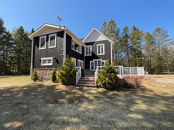 3rd image of 12 Emsdale Lake Rd