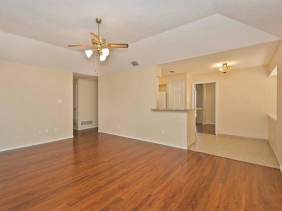 4th image of 7808 Roberta Dr