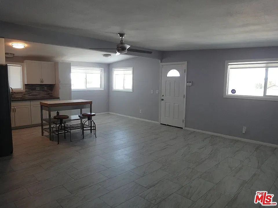 2 bed, 1300 sqft, $1,975 — Photo 4