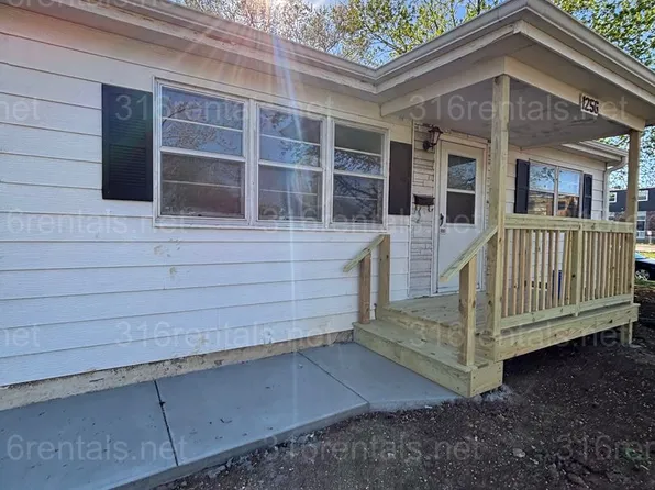 1256 S Summit St, El Dorado, KS 67042