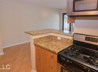 910 S Taylor Ave UNIT B, Oak Park, IL 60304