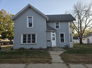 112 W Union St, Manchester, IA 52057
