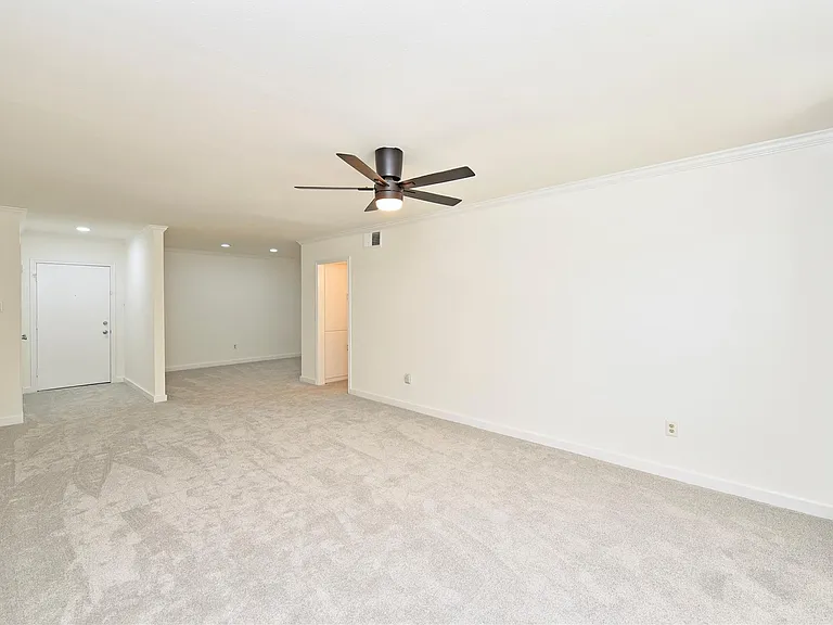 2600 Bellefontaine St #A21 — Photo 19
