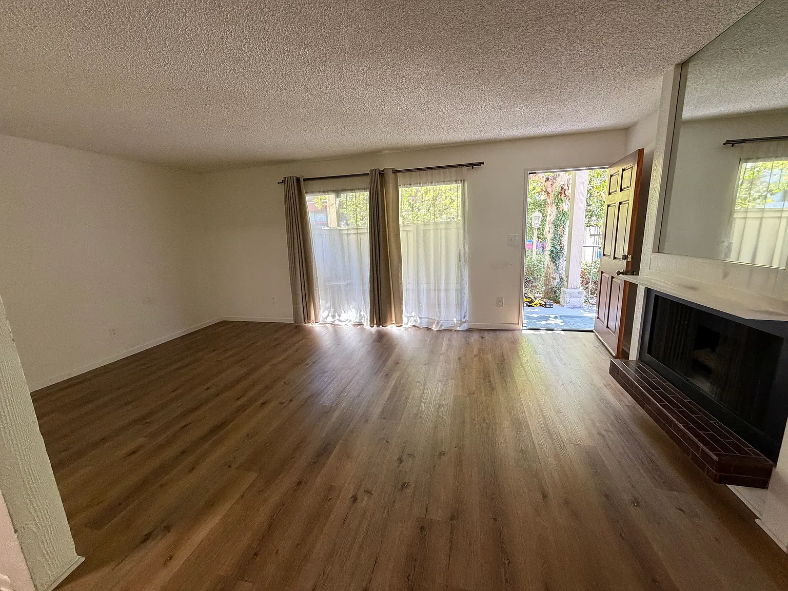 Living Room - Full