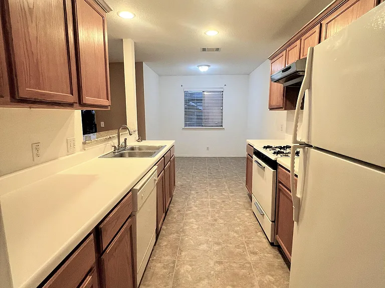 6901 Broad Brook Dr — Photo 4