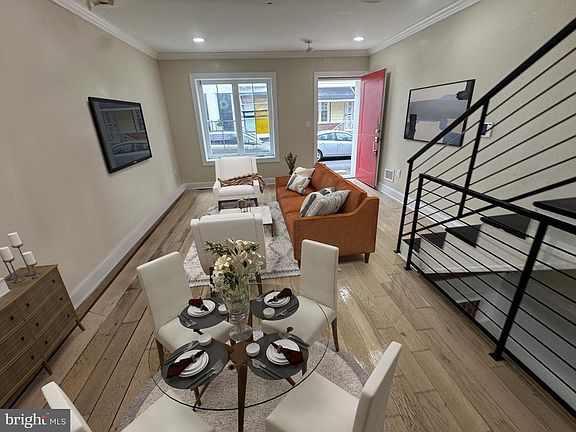3rd image of 617 Dudley St