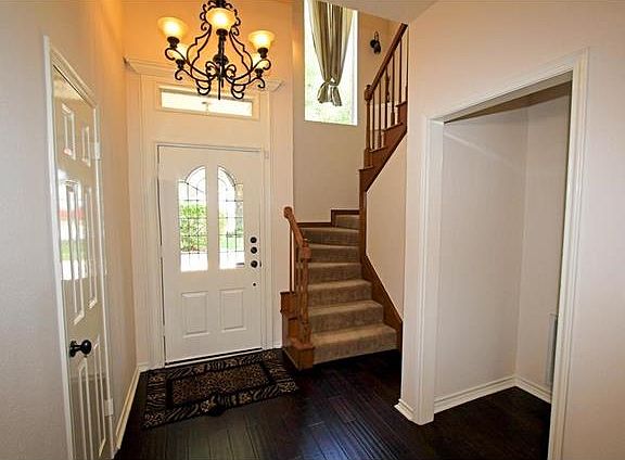 3rd image of 303 Willow Wood Ln