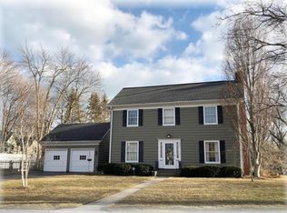 221 N Vincennes Cir, Racine, WI 53402