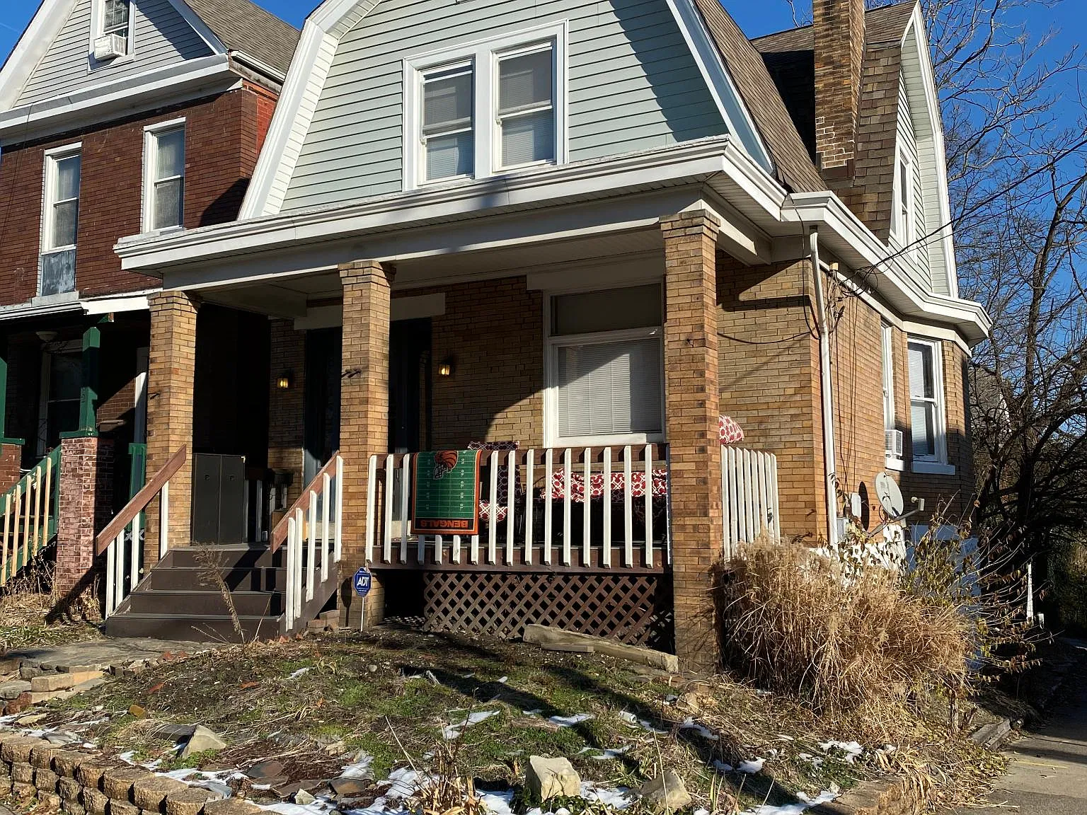 4 bed, 1.5 bath, 1350 sqft, $2,600 — Photo 1