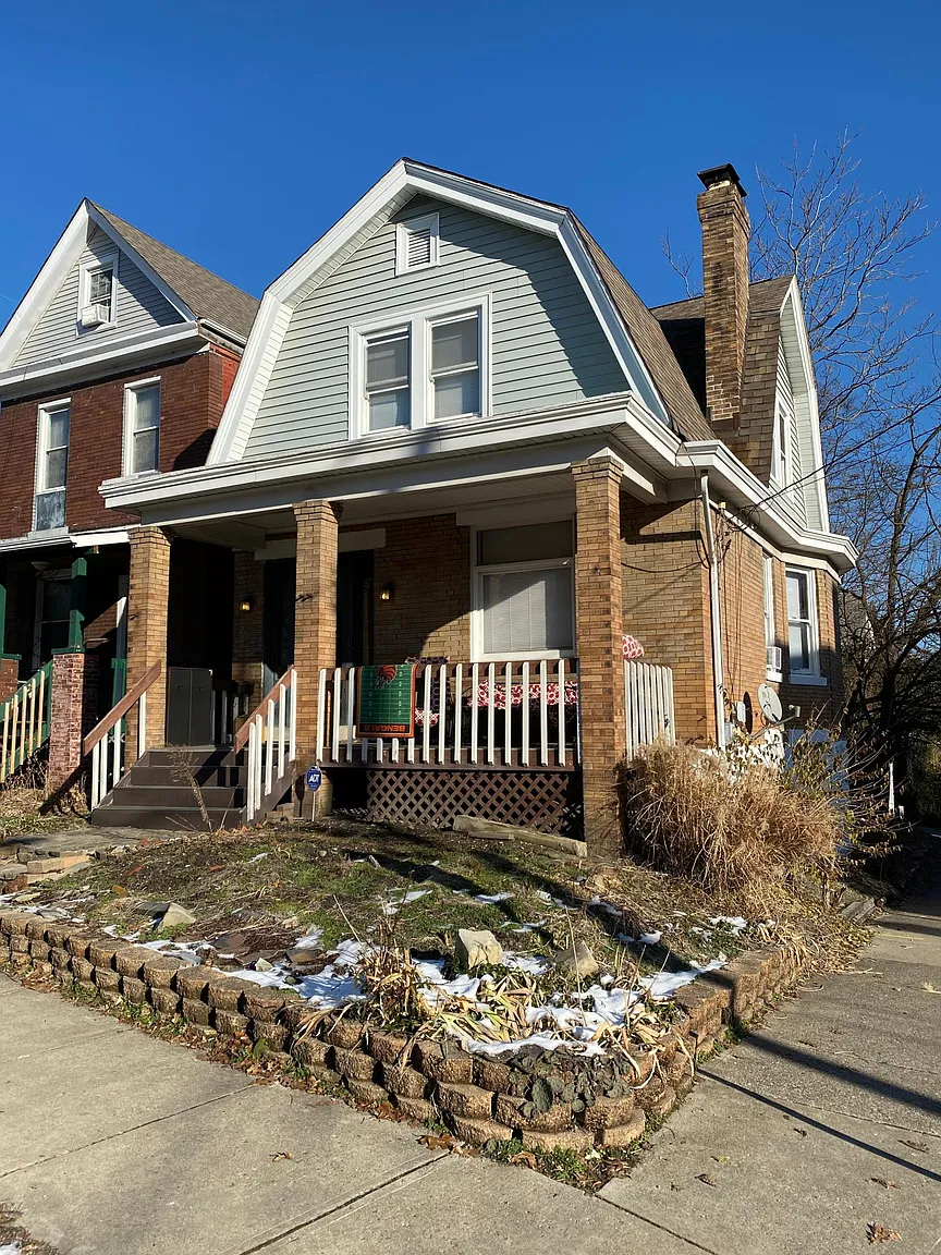 2400 Fairview Ave photo 1
