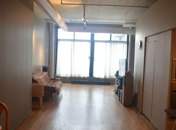 3rd image of 728 W Jackson Blvd #B16