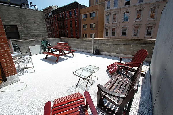 Rented by Bold New York | media 24