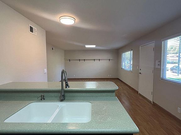 4th image of 32624 Brenda Way APT 1