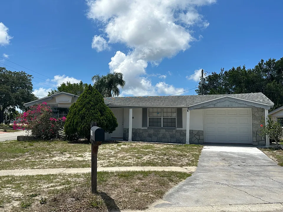 1241 Ermine Dr
