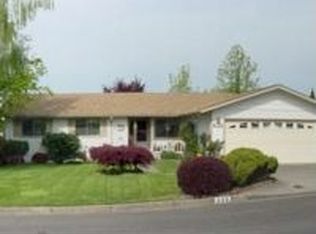 440 NE Sovereign Ave, Grants Pass, OR 97526