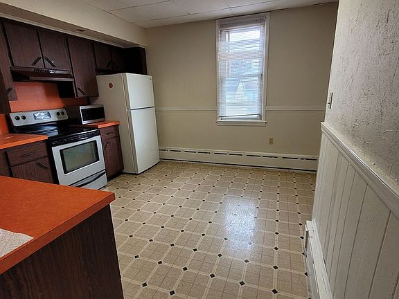 4th image of 132 S 5th Ave Unit 1