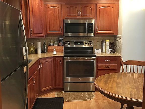 3rd image of 2608 Lynnhurst Dr