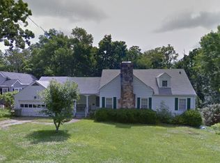 1215 Peter Pan Rd, Lookout Mountain, GA 30750