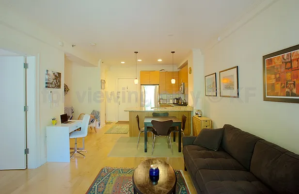 Rented by R New York | media 70