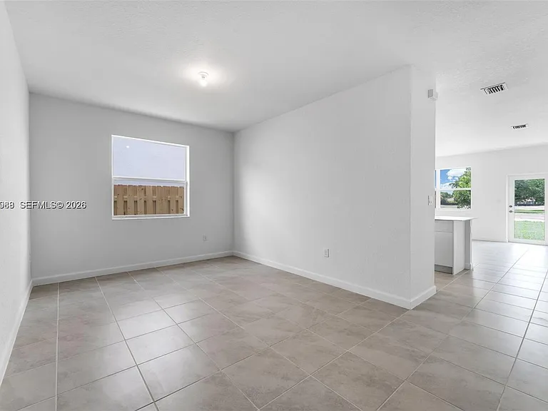 2960 SE 23rd Ave — Photo 4