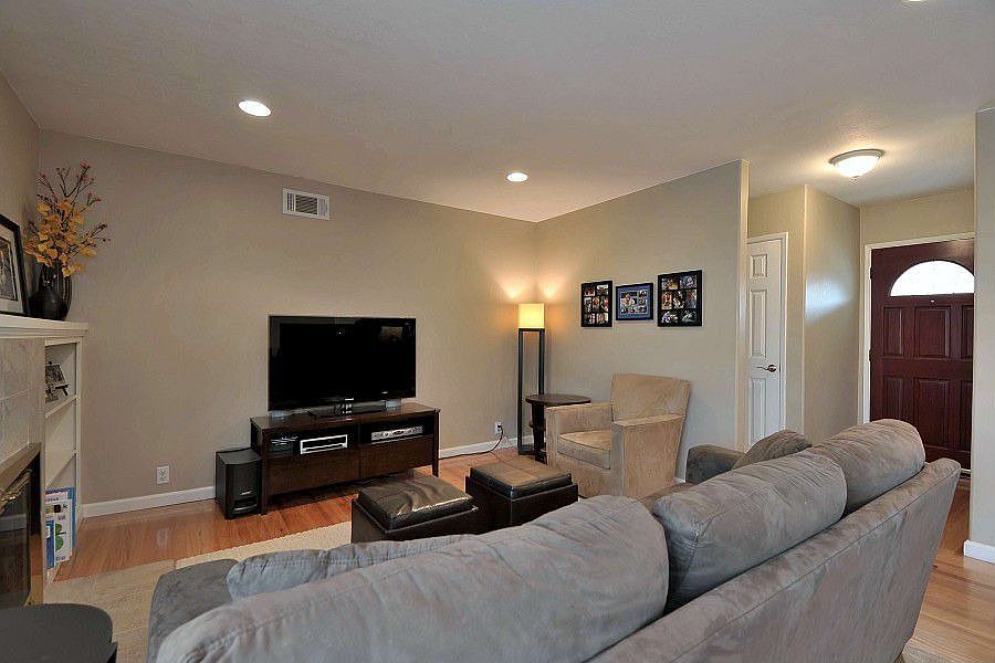 2nd image of 1553 San Joaquin Ave