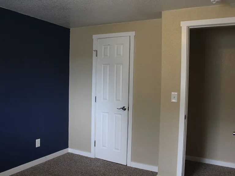 7496 Locust St — Photo 15