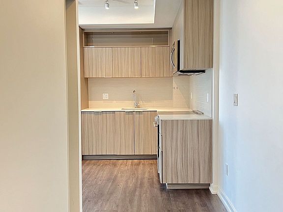 4th image of 50 Forest Manor Rd Unit 1310