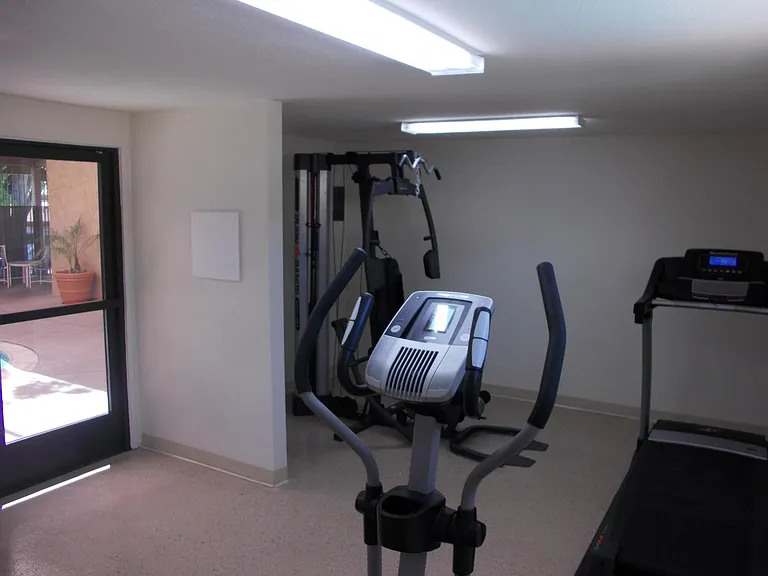 1329 Vista Serena Dr — Photo 15