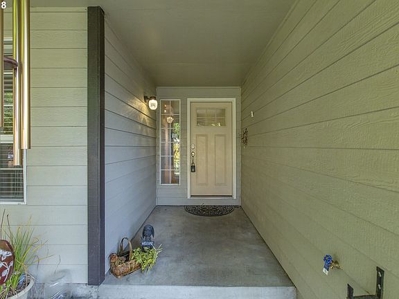 2nd image of 334 NE 33rd Ct